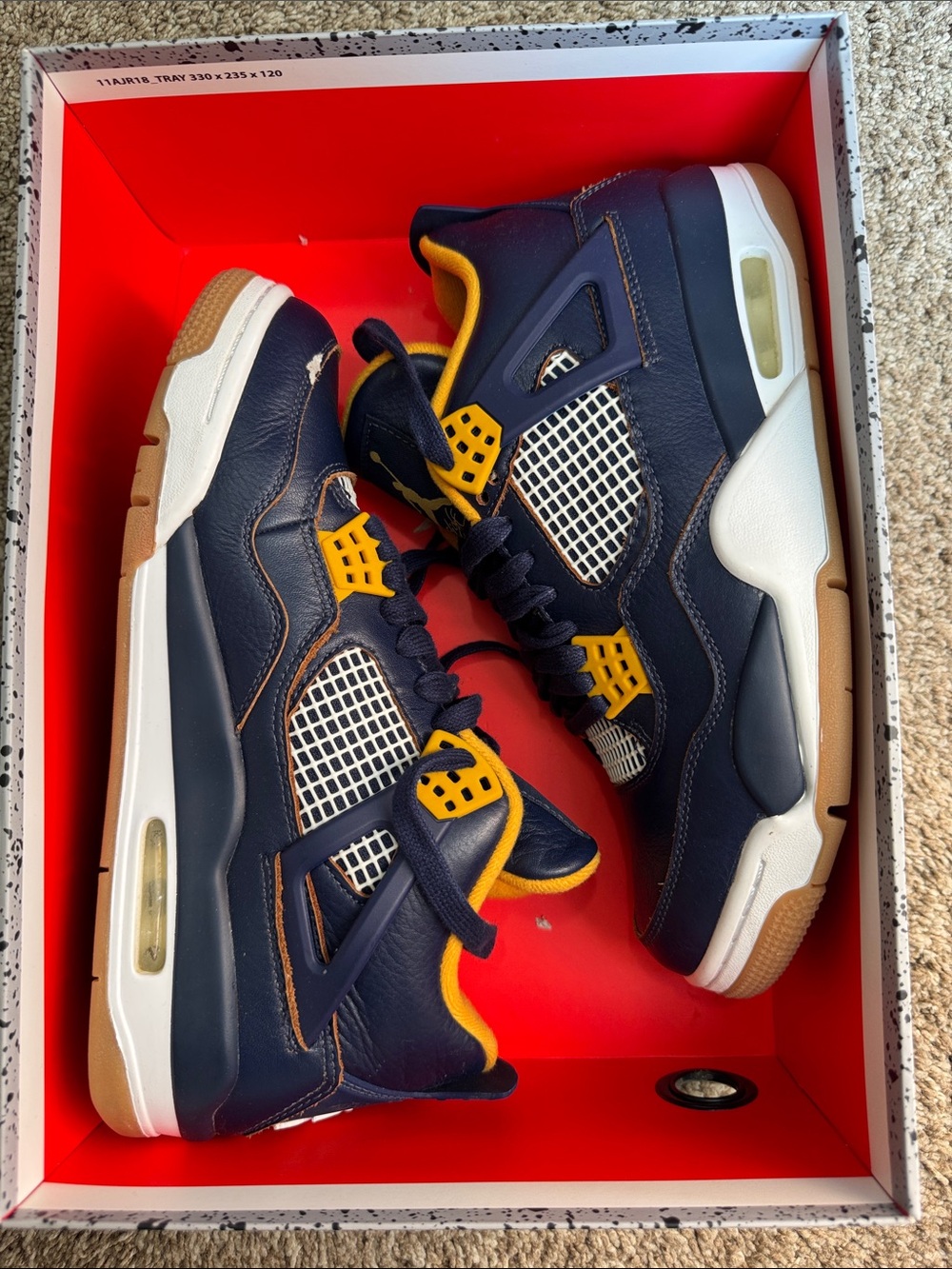 Jordan Men's Navy and Gold Retro Basketball Sneakers
